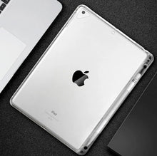 Cargar imagen en el visor de la galería, Funda Protectora Universal para iPad 9.7 con Soporte para Apple Pencil – Transparente, Resistente y Antigolpes
